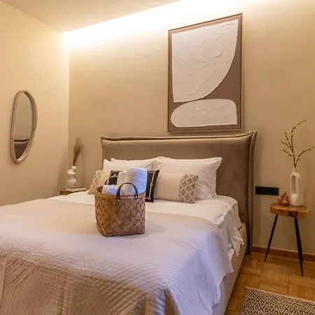 Plaza Filellinon * Nafplio