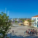 Plaza Filellinon דירה